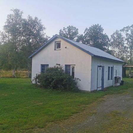Vacker Hus I Naturen Fröseke Buitenkant foto