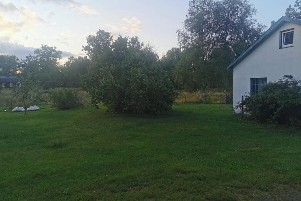 Vacker Hus I Naturen Fröseke Buitenkant foto